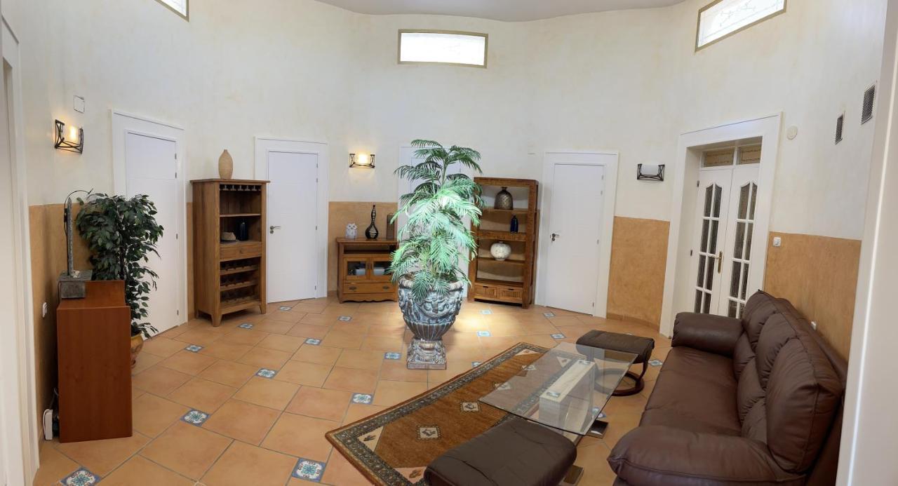 Anna'S Garden Bed & Breakfast Torrevieja Bagian luar foto