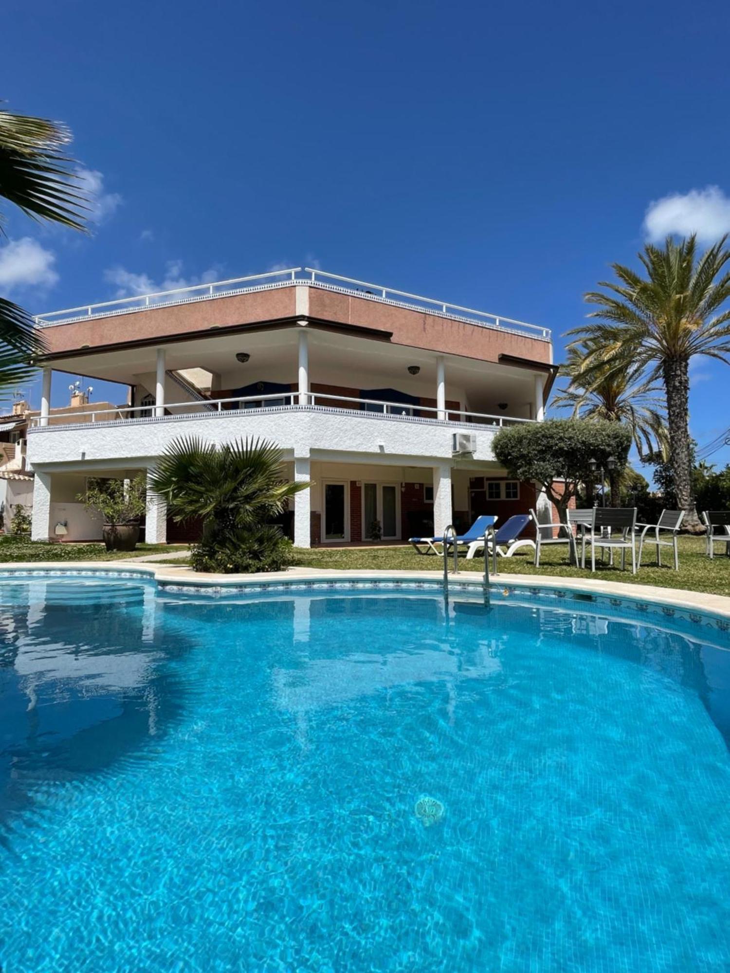 Anna'S Garden Bed & Breakfast Torrevieja Bagian luar foto