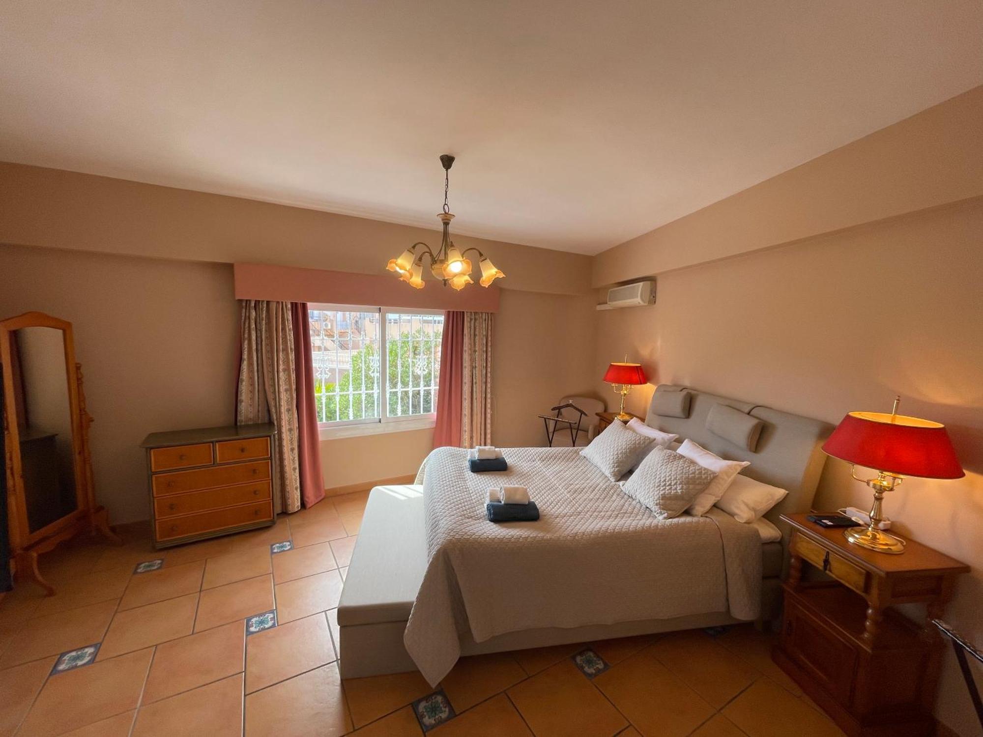 Anna'S Garden Bed & Breakfast Torrevieja Ruang foto