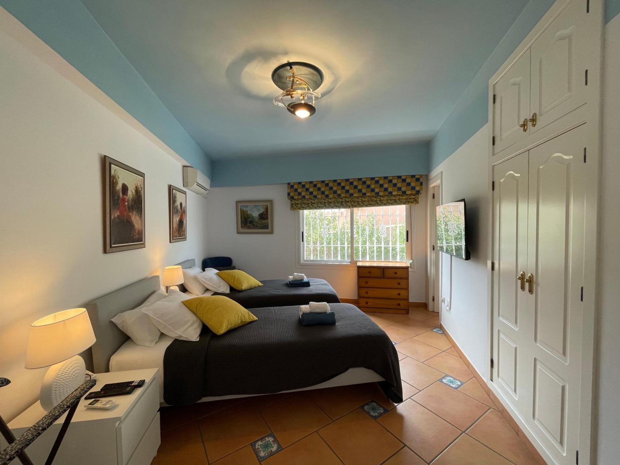 Anna'S Garden Bed & Breakfast Torrevieja Ruang foto
