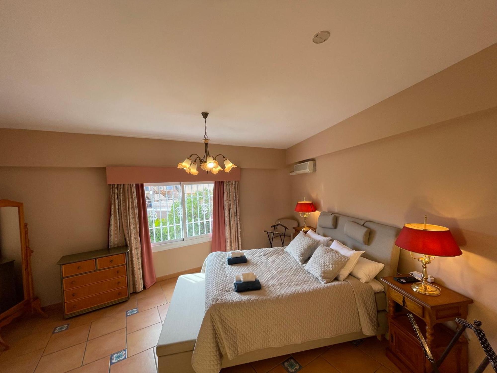 Anna'S Garden Bed & Breakfast Torrevieja Ruang foto